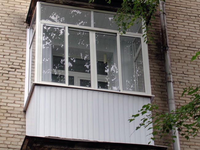 Остекление балкона в сталинке - сталинском доме Верея